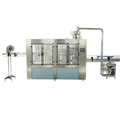 comprar máquina de rellenar del agua potable de 380V 50Hz con la combinación de aislamiento de relleno que limpia con un chorro de agua online manufacture