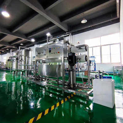 comprar Planta de tratamiento de agua de ro industrial de 5000 litros por hora con tanque de pretratamiento de acero inoxidable y tubería online manufacture