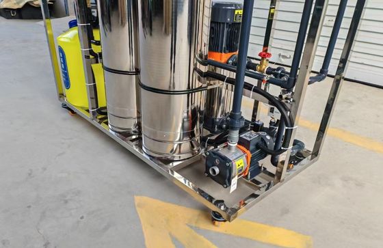 comprar 500L por hora de salida Ro planta de tratamiento de agua con una tasa de purificación del 99% y varía según el consumo de energía del modelo online manufacture